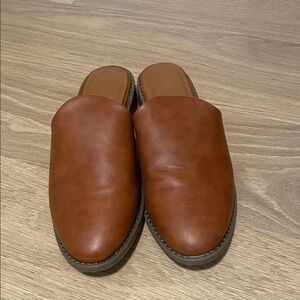 Universal Thread Maura Mule Flats